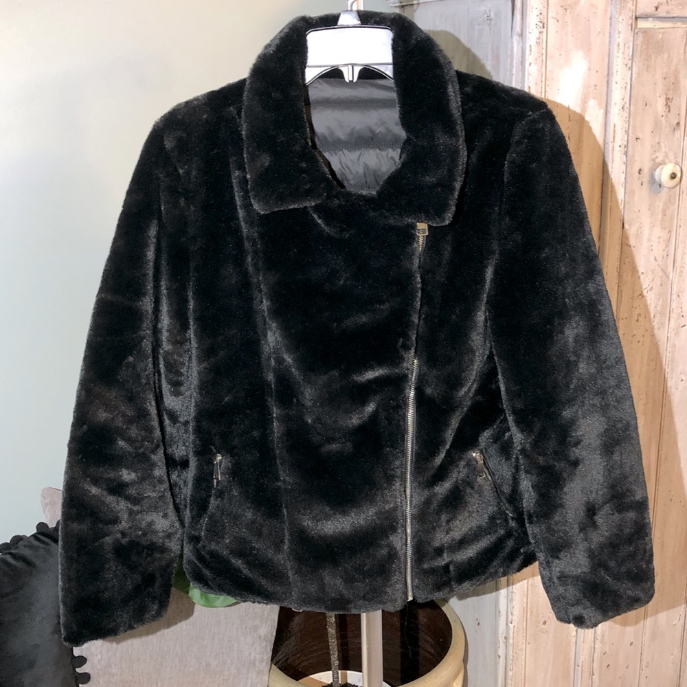 NWOT Women’s reversible faux fur puffer jacket Sz M